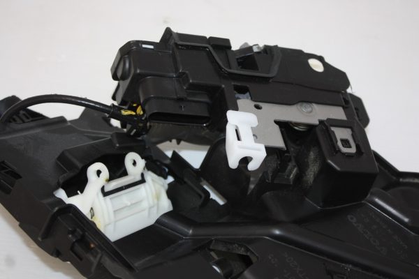Volvo XC40 Rear Right Door Lock Bracket 2018 ON 30747108 178560614241 7