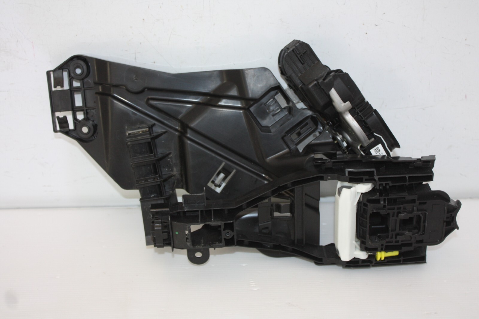 Volvo XC40 Rear Right Door Window Motor With Bracket 2018 ON 30747108 Genuine