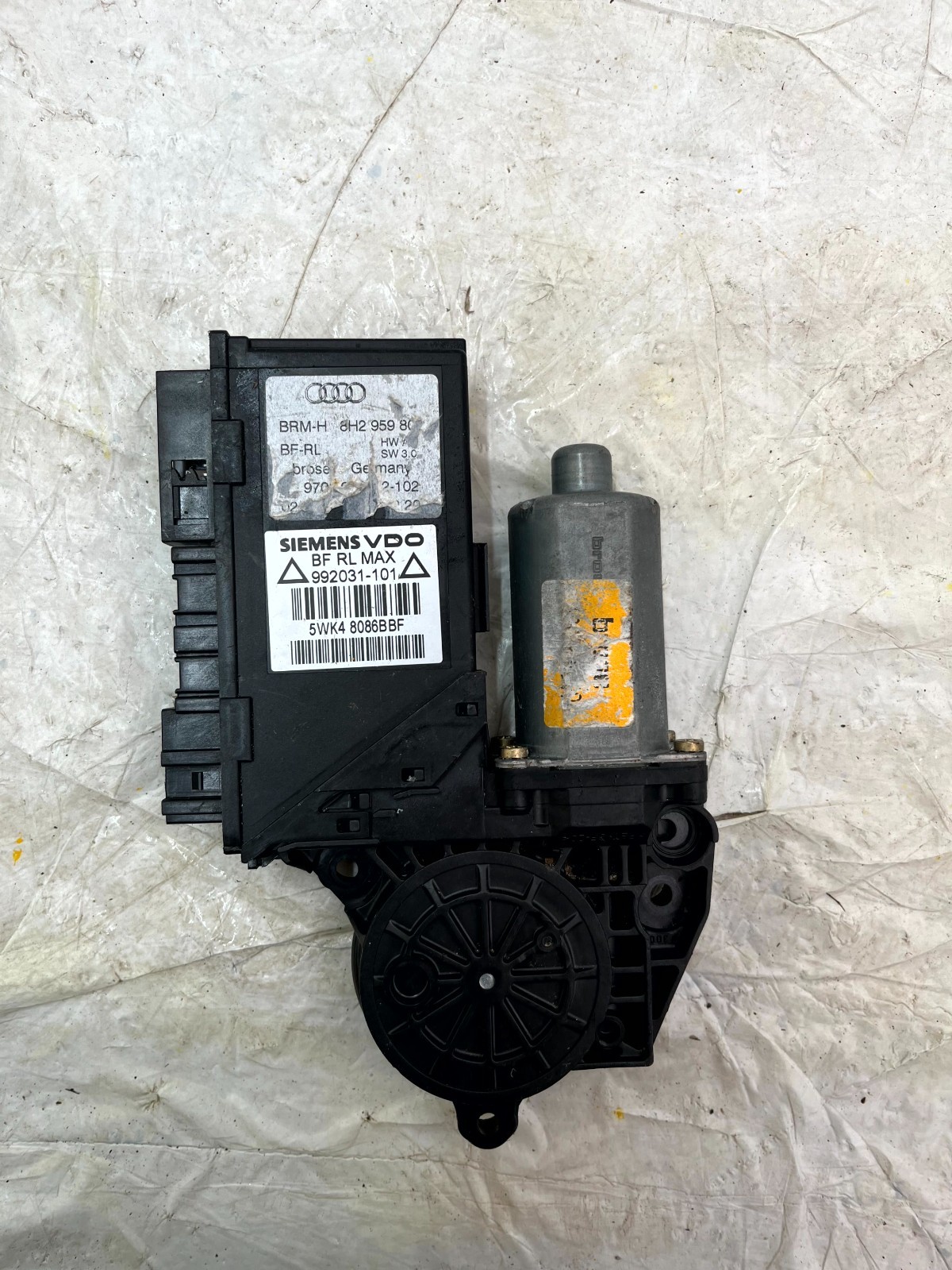 Audi A4 B6 B7 Front Left Side Door Window Regulator Motor 8H2959801 Genuine