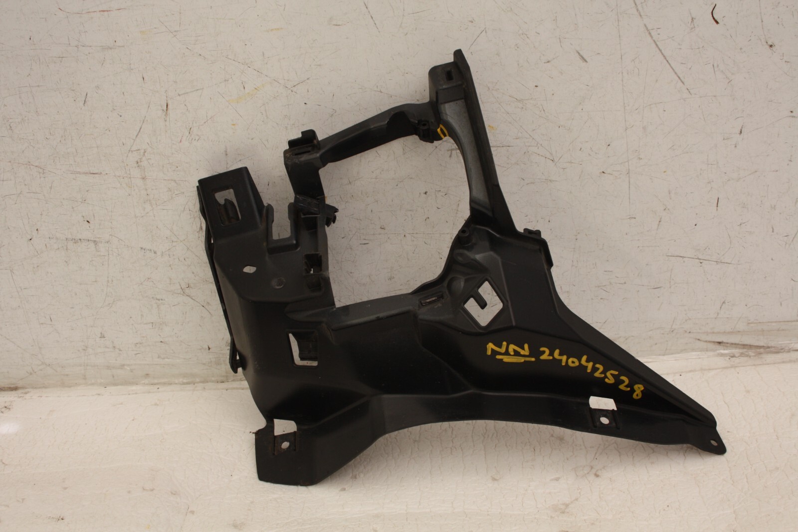 BMW 1 Series F20 F21 Front Bumper Left Bracket 51117371739 Genuine