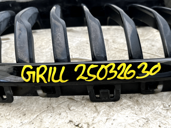 BMW 1 Series F20 F21 LCI Front Bumper Right Grille 2015 TO 2019 7371748 Genuine 178556541242 10
