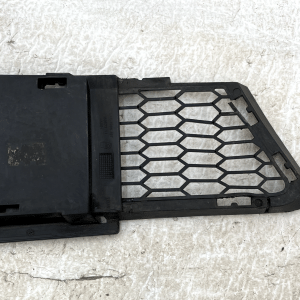 BMW 3 E90 E91 Front Bumper Left Fog Light Grille Trim 05-08 51117906497 Genuine 18 BMW 3 E90 E91 Front Bumper Left Fog Light Grille Trim 05-08 51117906497 Genuine - Image 8