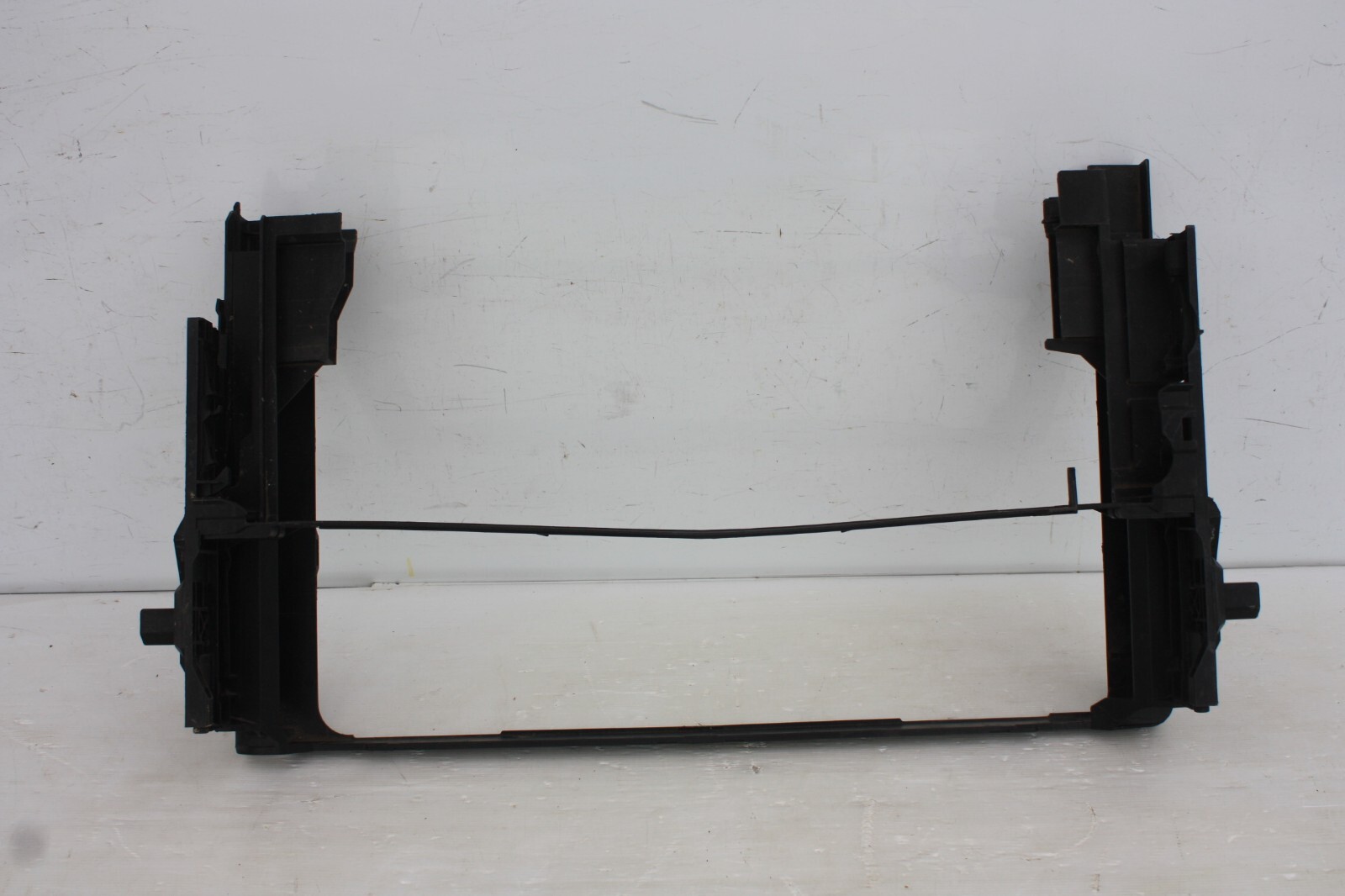 BMW 5 6 7 Series F10 F11 F12 F01 F02 Radiator Mount Bracket Carrier 2010 TO 2017