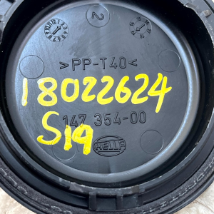 BMW 5 Series F10 F11 Front Headlight Dust Cover Cap 14735400 Genuine - Image 8