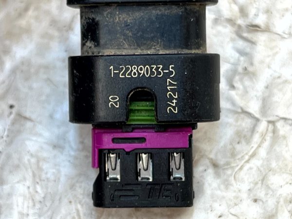 BMW Peugeot Citroen 3 Pin Parking Sensor Loom Plug Connector 1-2289033-5 Genuine 8 BMW Peugeot Citroen 3 Pin Parking Sensor Loom Plug Connector 1 2289033 5 Genuine 178448497972 9