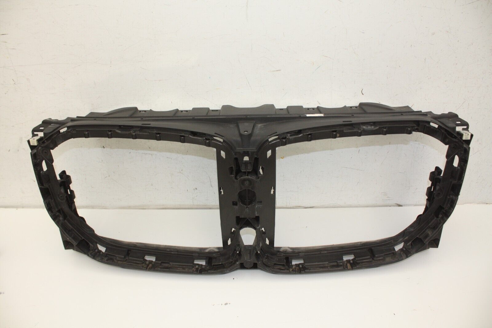 BMW X5 G05 Front Bumper Shutter Grill Bracket 2018 TO 2023 5113226775 Genuine