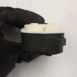 BMW X5 G05 HVAC Air Intake Flap Actuator Motor 5811R1000 Genuine - Image 5