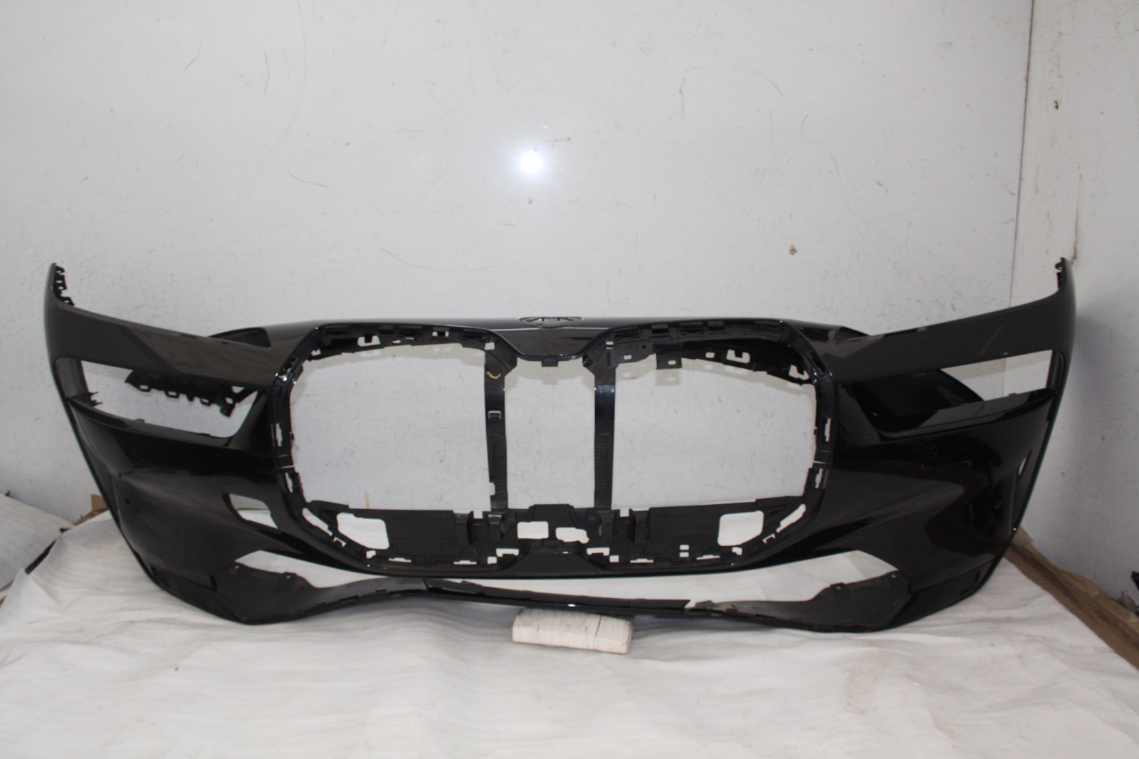 BMW i7 7 Series G70 Front Bumper 2022 ON 51119464043 Genuine *DAMAGED*