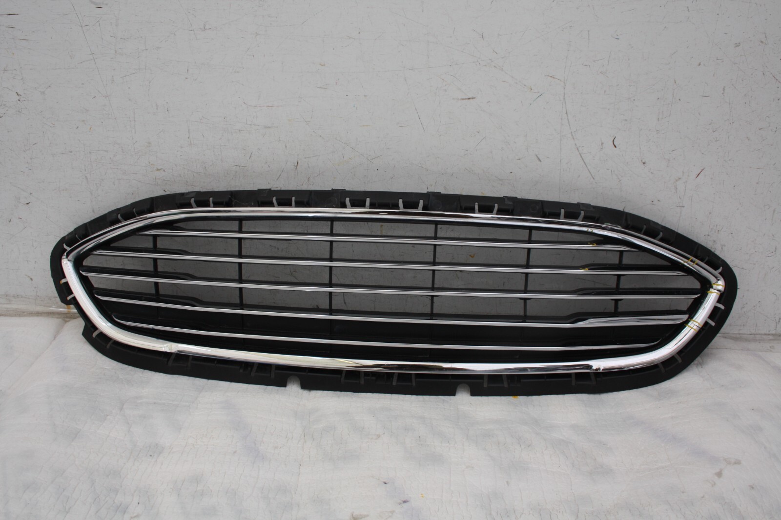 Ford Fiesta Front Bumper Upper Grill 2017 – 2022 H1BB-8B271-B1 Genuine *DAMAGED*