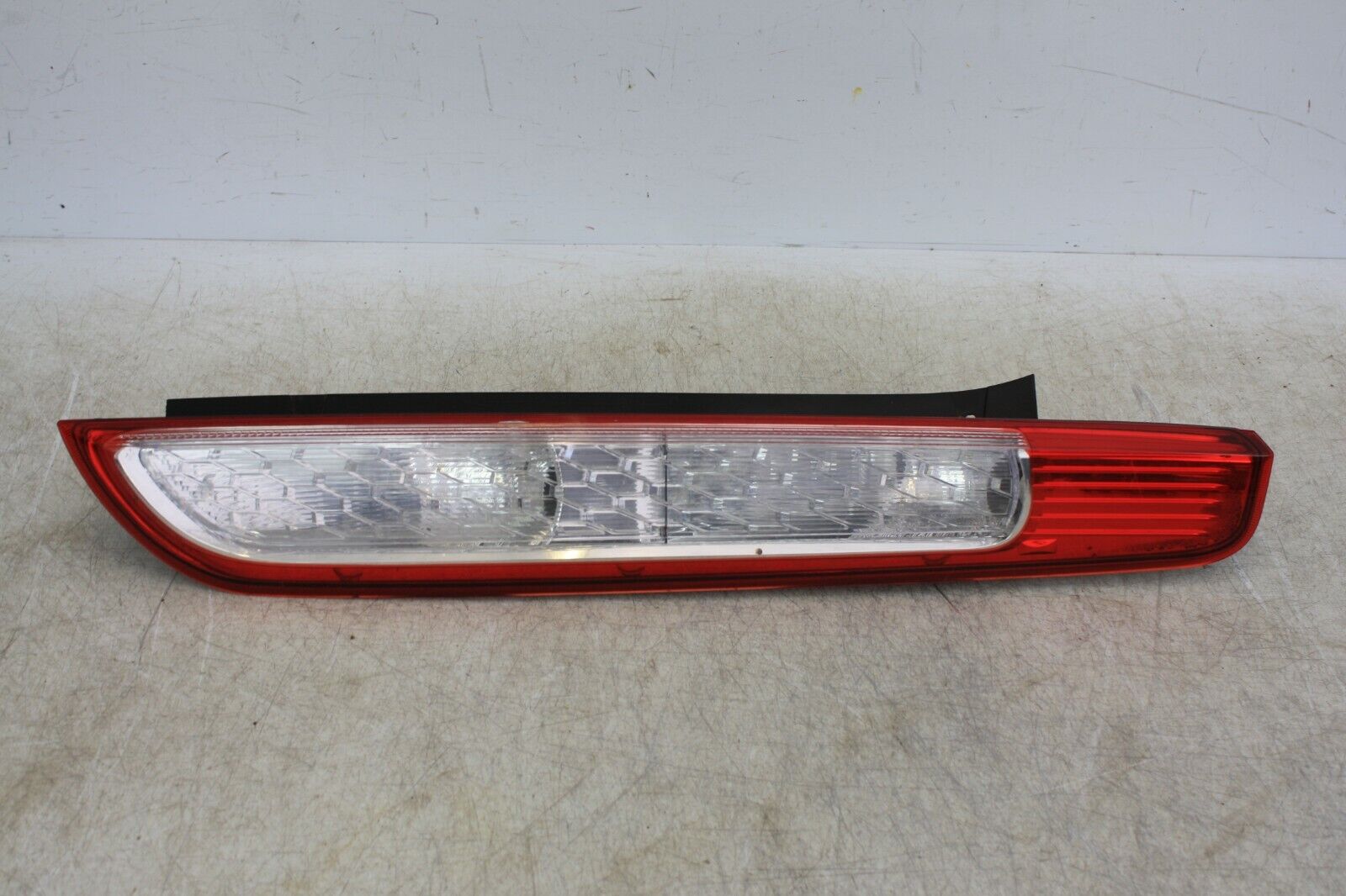 Ford Focus Right Side Tail Light 8M51-13404-A Genuine