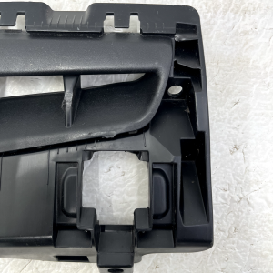 Kia Sorento Front Right Side Air Duct Cover 2024 ON 865C2-P2500 Genuine - Image 5