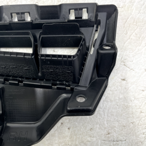 Kia Sorento Front Right Side Air Duct Cover 2024 ON 865C2-P2500 Genuine - Image 9