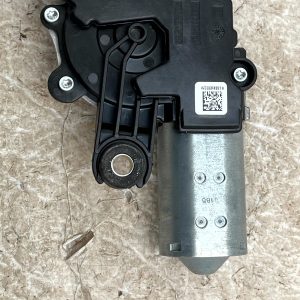 LR Discovery 5 L462 Rear Windscreen Wiper Motor 2017 ON HY32-17404-AA Genuine - Image 9
