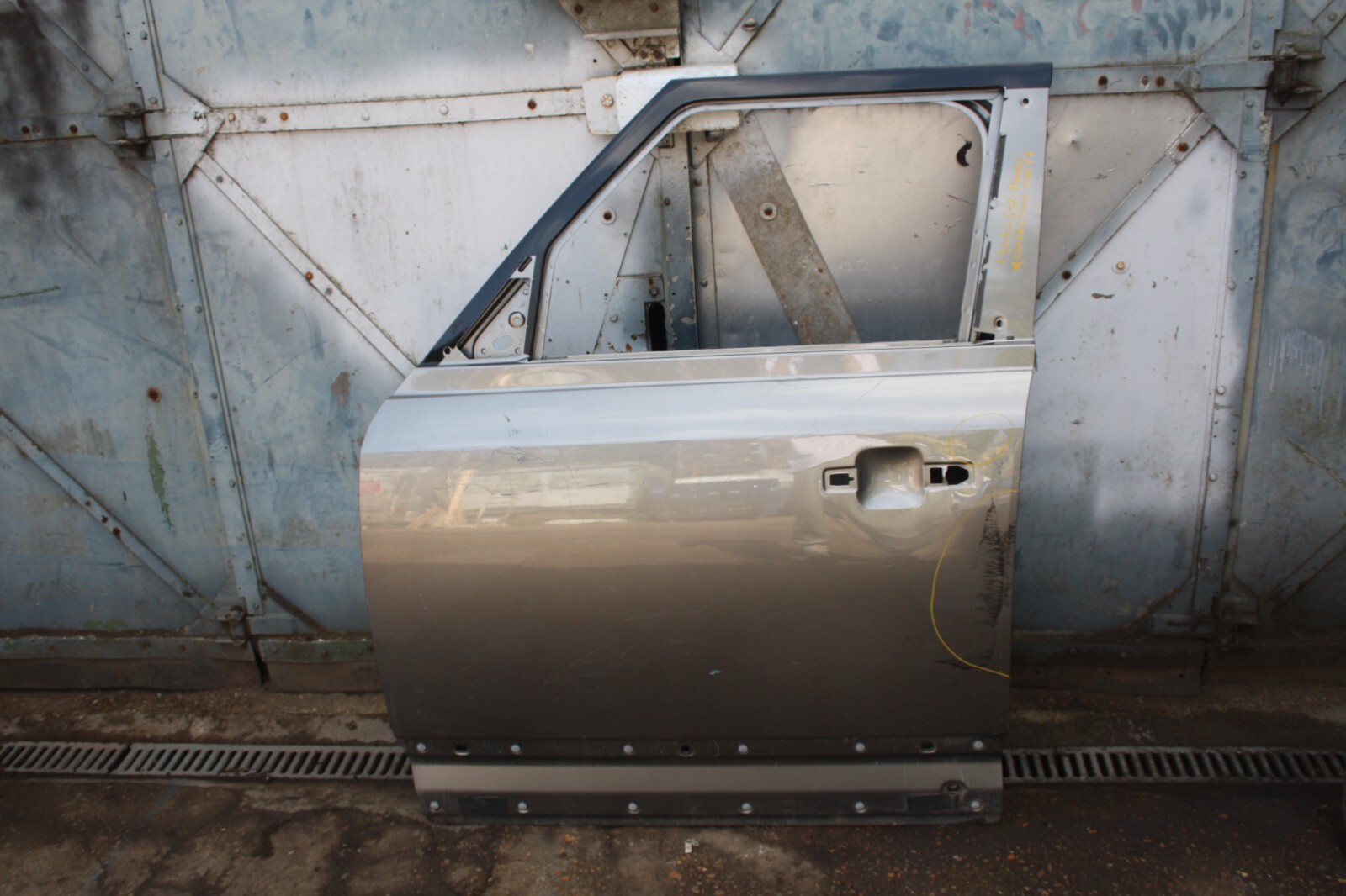 Land Rover Defender Front Left Side Door 2020 ON L8B2-21459 Genuine *DAMAGED*