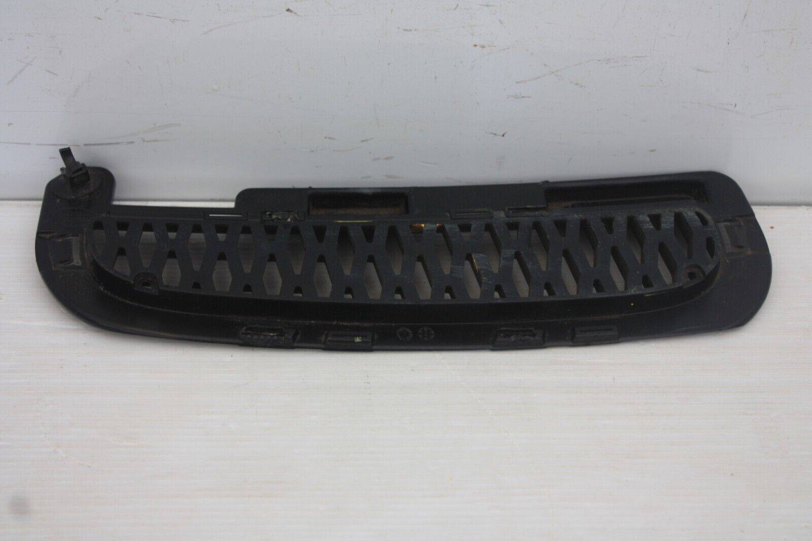 Land-Rover-Discovery-Front-bumper-Right-Grill-HY32-17F816-AA-Genuine-2017-175693615892-4