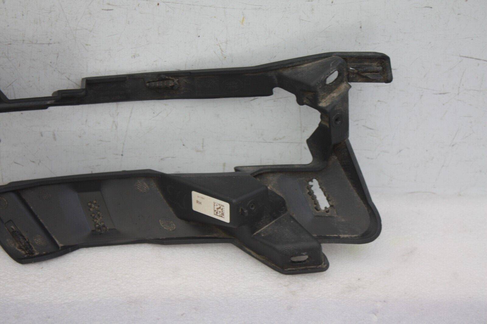 Land-Rover-Discovery-L462-Front-Bumper-Right-Bracket-2017-ON-HY32-15266-AA-176571173452-9