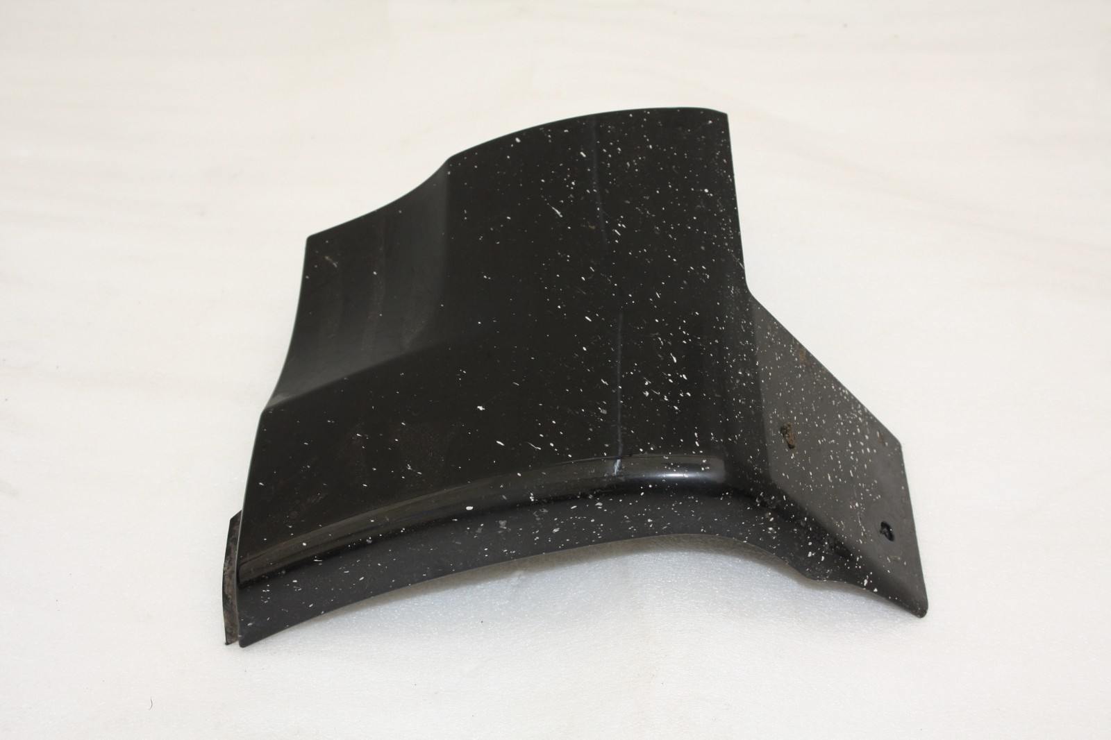 Land Rover Discovery L462 Front Left Wing Trim 2017 ON HY3M-16D055-AA *DAMAGED*