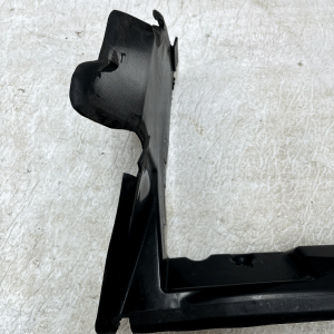 Land Rover Discovery Sport L550 Front Upper Air Duct Cover 15 TO 19 GK72-8327-AB 21 Land Rover Discovery Sport L550 Front Upper Air Duct Cover 15 TO 19 GK72-8327-AB - Image 2