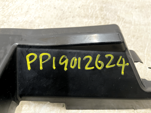 Land Rover Discovery Sport L550 Front Upper Air Duct Cover 15 TO 19 GK72-8327-AB 19 Land Rover Discovery Sport L550 Front Upper Air Duct Cover 15 TO 19 GK72 8327 AB 178510567942 20