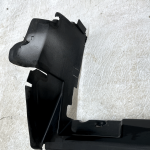 Land Rover Discovery Sport L550 Front Upper Air Duct Cover 15 TO 19 GK72-8327-AB 22 Land Rover Discovery Sport L550 Front Upper Air Duct Cover 15 TO 19 GK72-8327-AB - Image 3