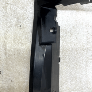 Land Rover Discovery Sport L550 Front Upper Air Duct Cover 15 TO 19 GK72-8327-AB 23 Land Rover Discovery Sport L550 Front Upper Air Duct Cover 15 TO 19 GK72-8327-AB - Image 4