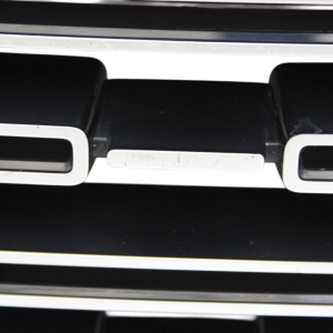 Land Rover Range Rover L460 Front Bumper Grill 2022 ON M8E2-8200-A *DAMAGED* - Image 3