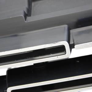 Land Rover Range Rover L460 Front Bumper Grill 2022 ON M8E2-8200-A *DAMAGED* - Image 6