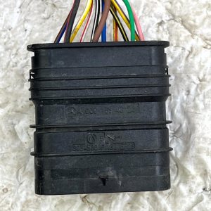 Mercedes C-Class W205 PDC Parking Sensor Loom Plug Connector A0001534524 Genuine - Image 3