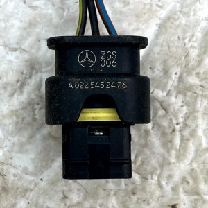Mercedes C-Class W205 PDC Parking Sensor Loom Plug Connector A0225452426 Genuine - Image 3