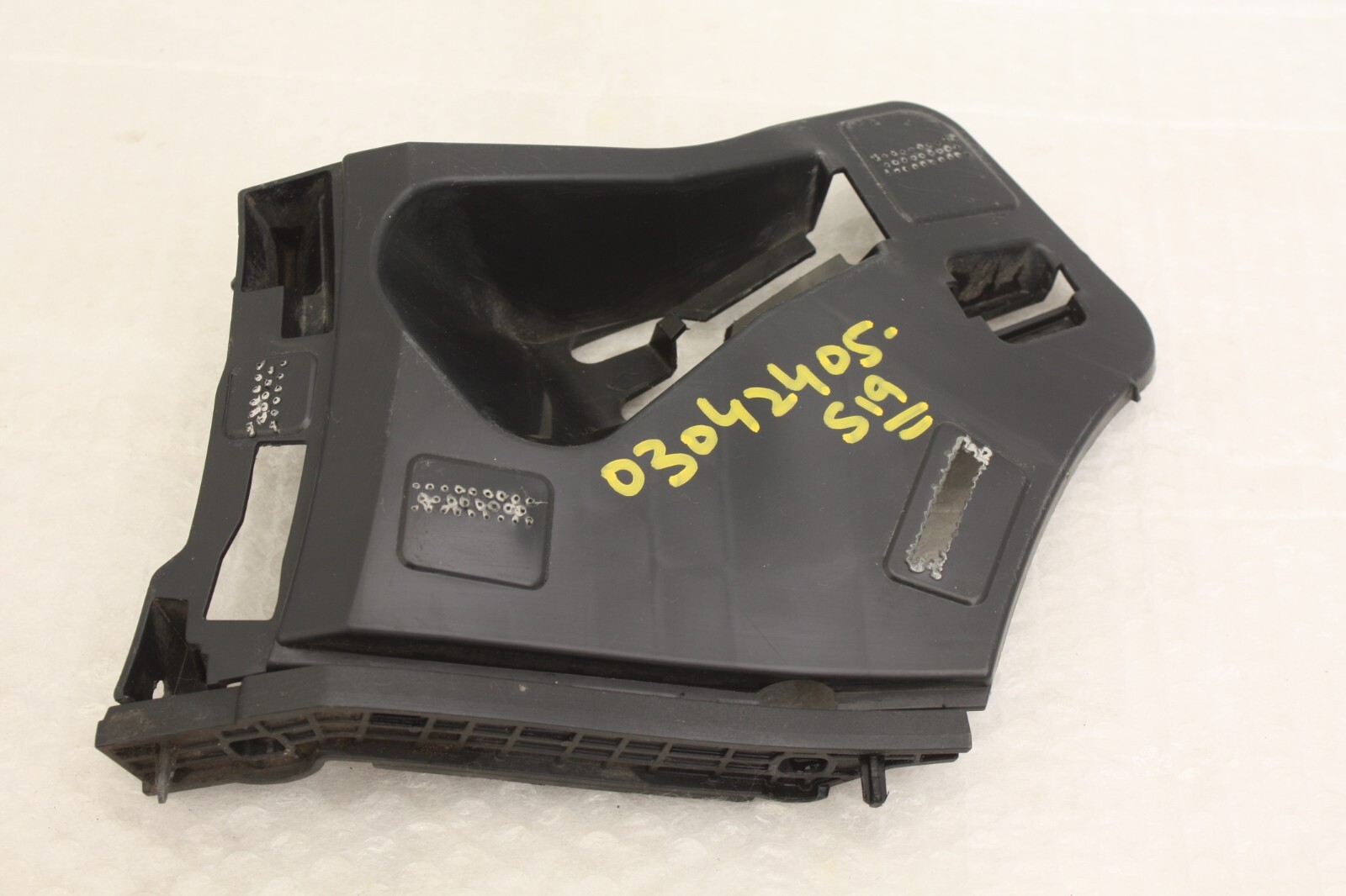 Mercedes GLA X156 Front Bumper Left Bracket 2014 TO 2020 A1568853900 Genuine