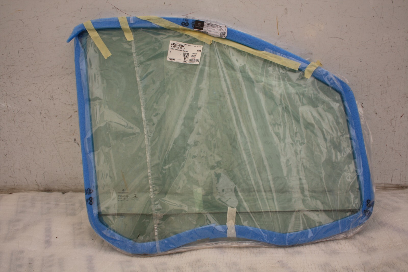 Mercedes Vito W447 Front Left Window Glass 2015 ON A4477250310 *COLLECTION ONLY*