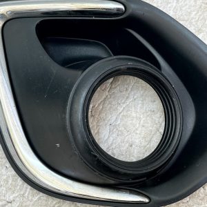 Mitsubishi ASX Front Bumper Right Fog Light Grille Trim 13-16 8321A536 Genuine - Image 3
