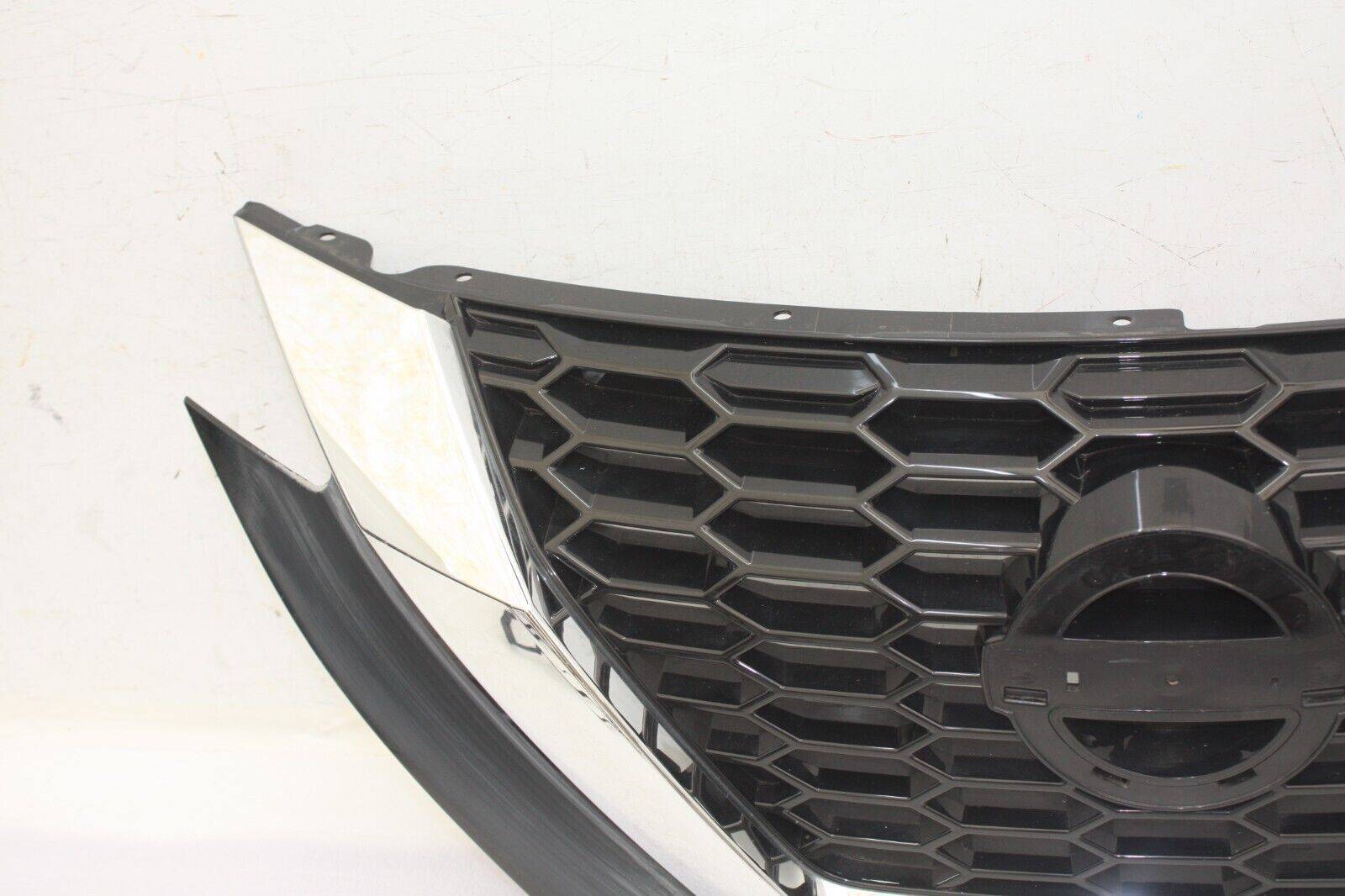 Nissan-Juke-Front-Bumper-Grill-2019-ON-62310-6PA0A-Genuine-DAMAGED-176646816232-3