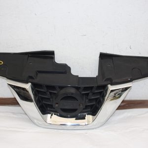 Nissan Juke Front Bumper Grill 62072-BV80A Genuine *DAMAGED* - Image 1