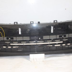 Range Rover Vogue L460 Front Bumper 2022 ON M8E2-17F003-A Genuine *DAMAGED* - Image 3
