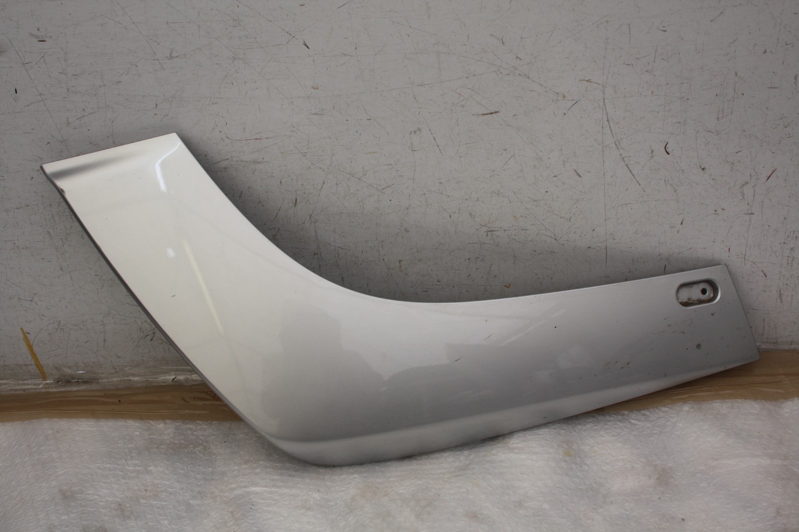 Range Rover Vogue L460 Rear Bumper Left Side Trim 2022 ON M8E2-17C769-C Genuine