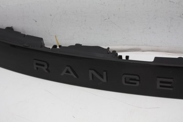 Range Rover Vogue L460 Rear Center Light Bar Tailgate M8E2 15C436 AP damaged 178505270212 5