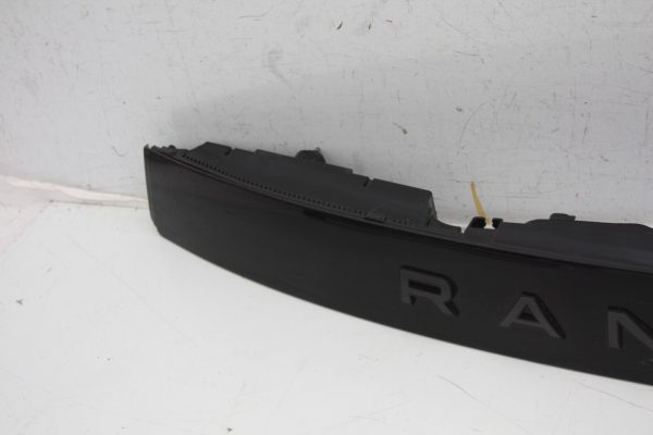 Range Rover Vogue L460 Rear Center Light Bar Tailgate M8E2 15C436 AP damaged 178505270212 6