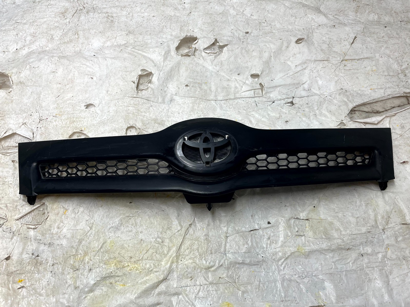 Toyota Corolla Verso Front Bumper Upper Radiator Grille 2004 TO 2007 53111-0F020