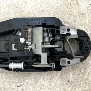 Vauxhall Mokka B Mk2 Front Left Door Handle & Lock Assembly 2020-2025 98201553 - Image 8