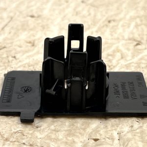 Volkswagen Caddy Mk5 Rear Right Parking Sensor Bracket 20-On 2K7919492A Genuine - Image 10