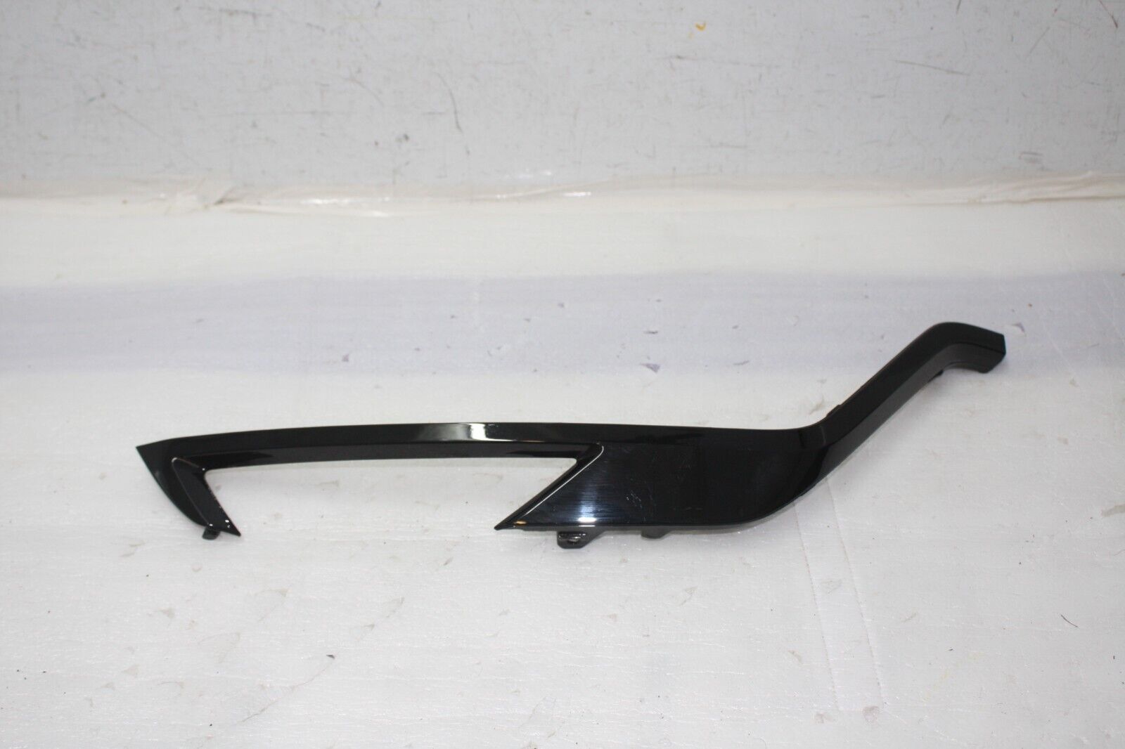 Volvo XC60 Front Bumper Right Trim 2020 TO 2024 32227912 Genuine