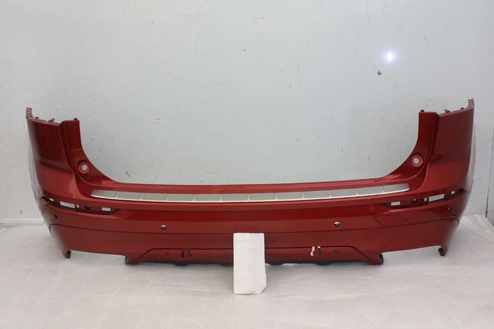 Volvo XC60 Rear Bumper 2017 TO 2022 31425198 Genuine *DAMAGED*