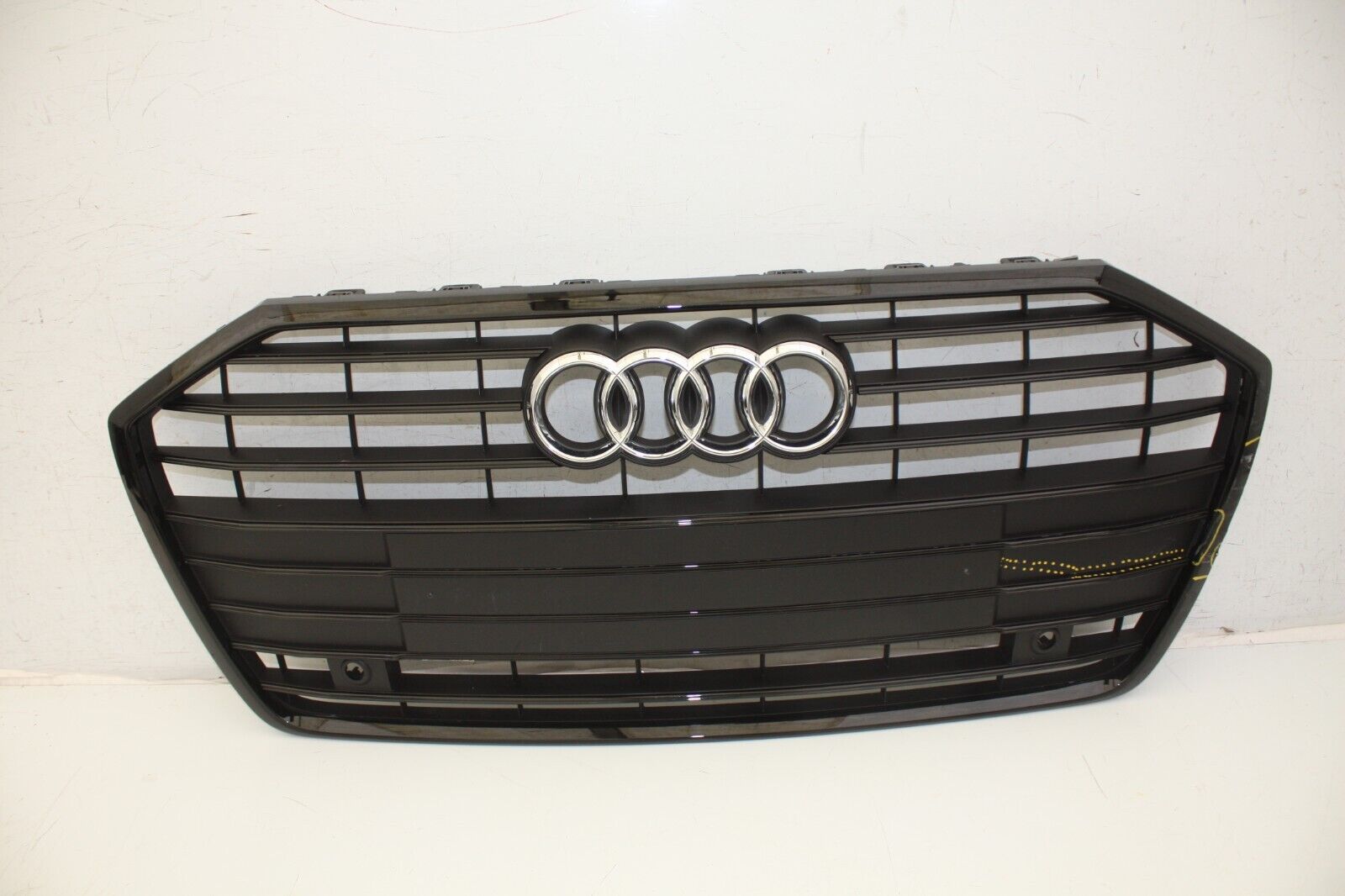 Audi A6 C8 S Line Front Bumper Grill 2018 ON 4K0853651B Genuine *DAMAGED*