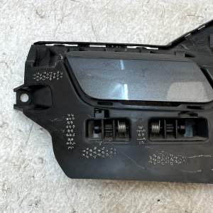 Audi A6 C8 S Line Front Right Washer Bracket Holder 2018-2025 4K0807096A Genuine - Image 3