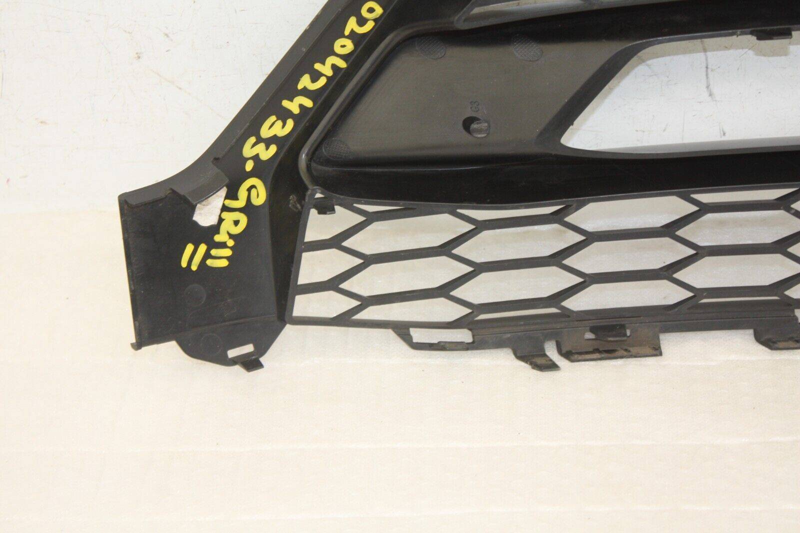 Audi-Q2-Front-Bumper-Right-Side-Grill-2016-TO-2021-81A807682C-Genuine-176316607943-18