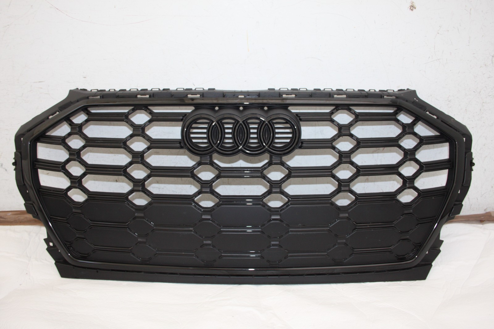 Audi Q5 S Line Front Bumper Grill 80A853651AH Genuine