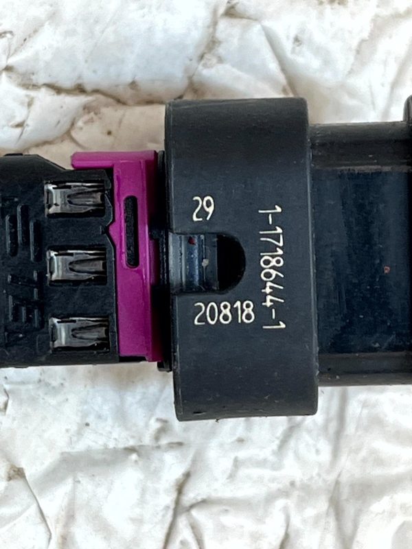 Audi Volkswagen 3 Pin PDC Sensor Wiring Loom Plug Connector 1 1718644 1 Genuine 178499272243 8