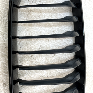 BMW 1 Series F20 F21 LCI Front Bumper Right Grille 2015 TO 2019 7371748 Genuine - Image 4