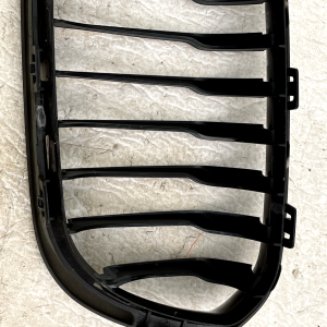 BMW 1 Series F20 F21 LCI Front Bumper Right Grille 2015 TO 2019 7371748 Genuine - Image 9
